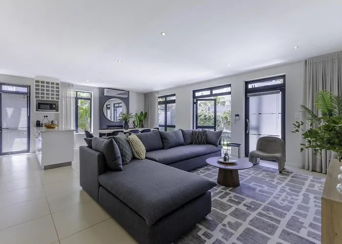 Newly Renovated 3 Bed Apartment With Splashpool - 2283