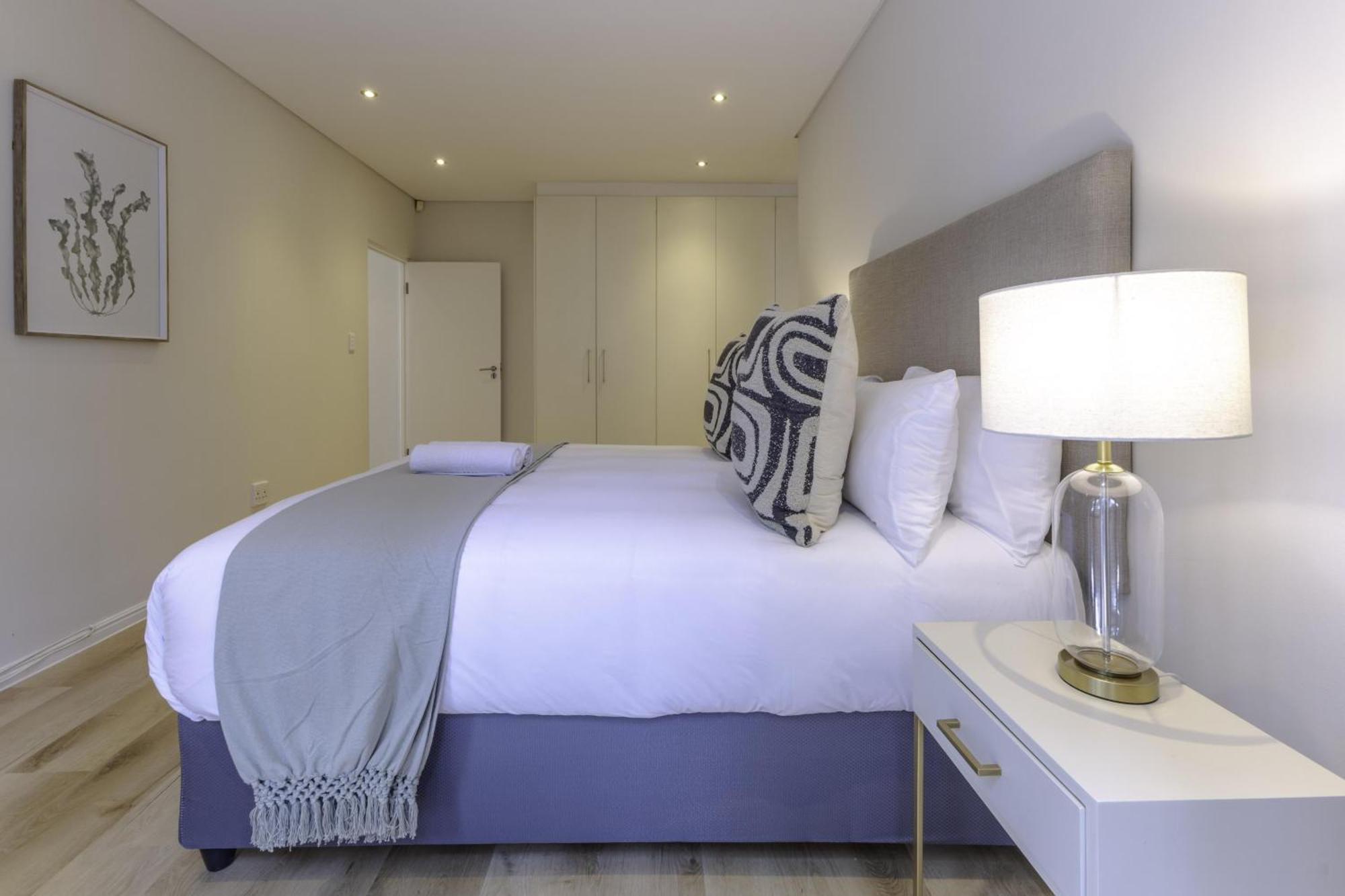 Newly Renovated 3 Bed With Splashpool - 2283 Apartment Cape Town