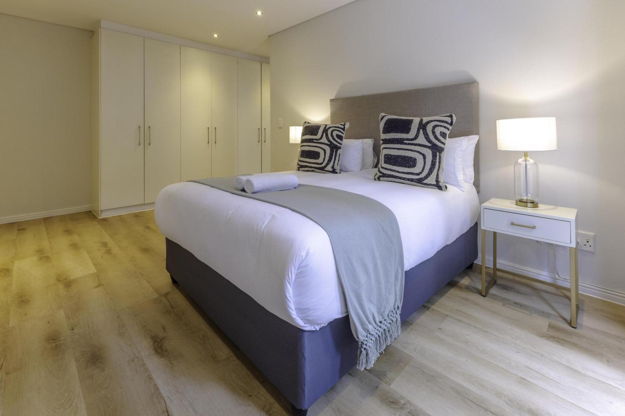 Apartment Newly Renovated 3 Bed With Splashpool - 2283