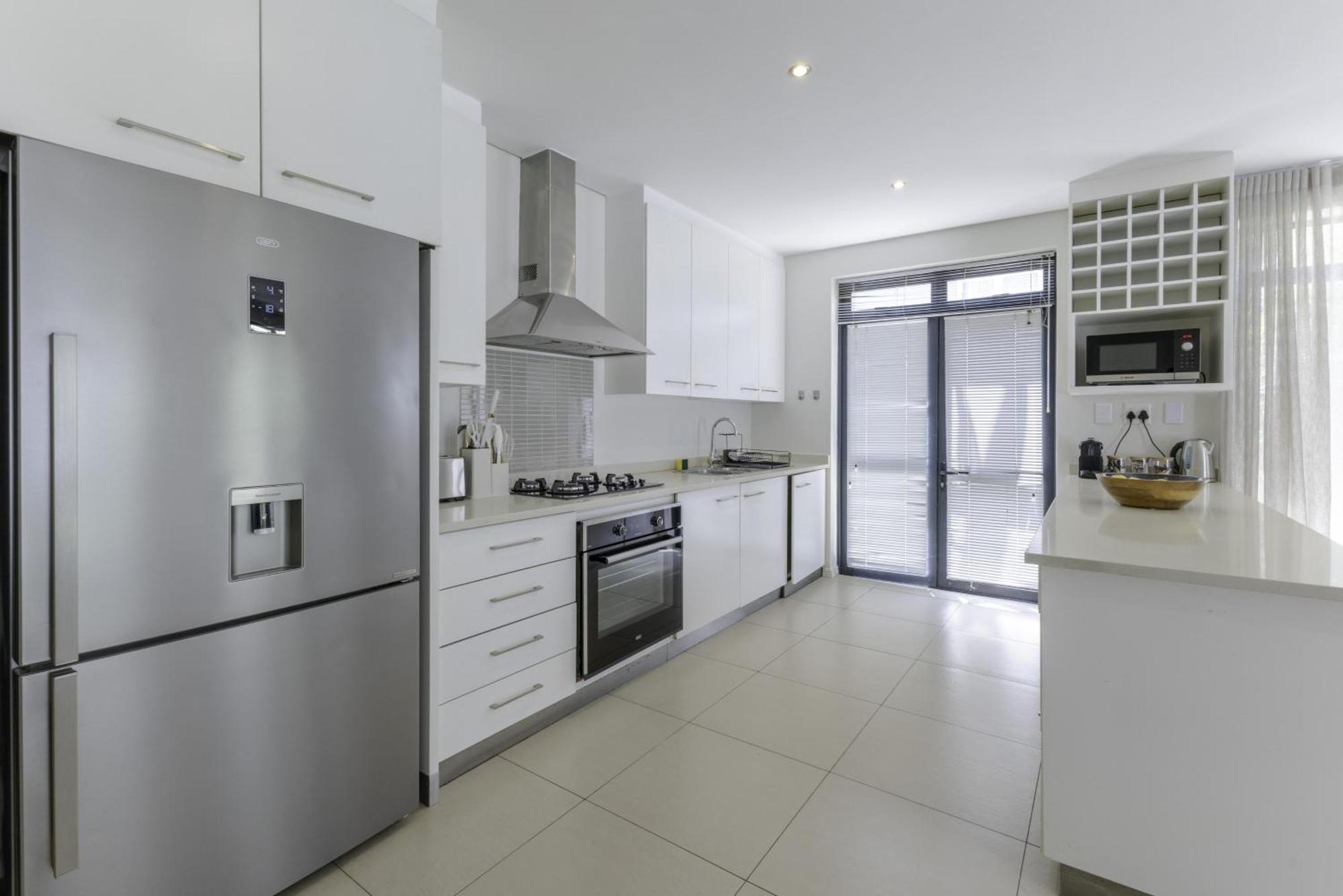 Newly Renovated 3 Bed With Splashpool - 2283 Apartment Cape Town