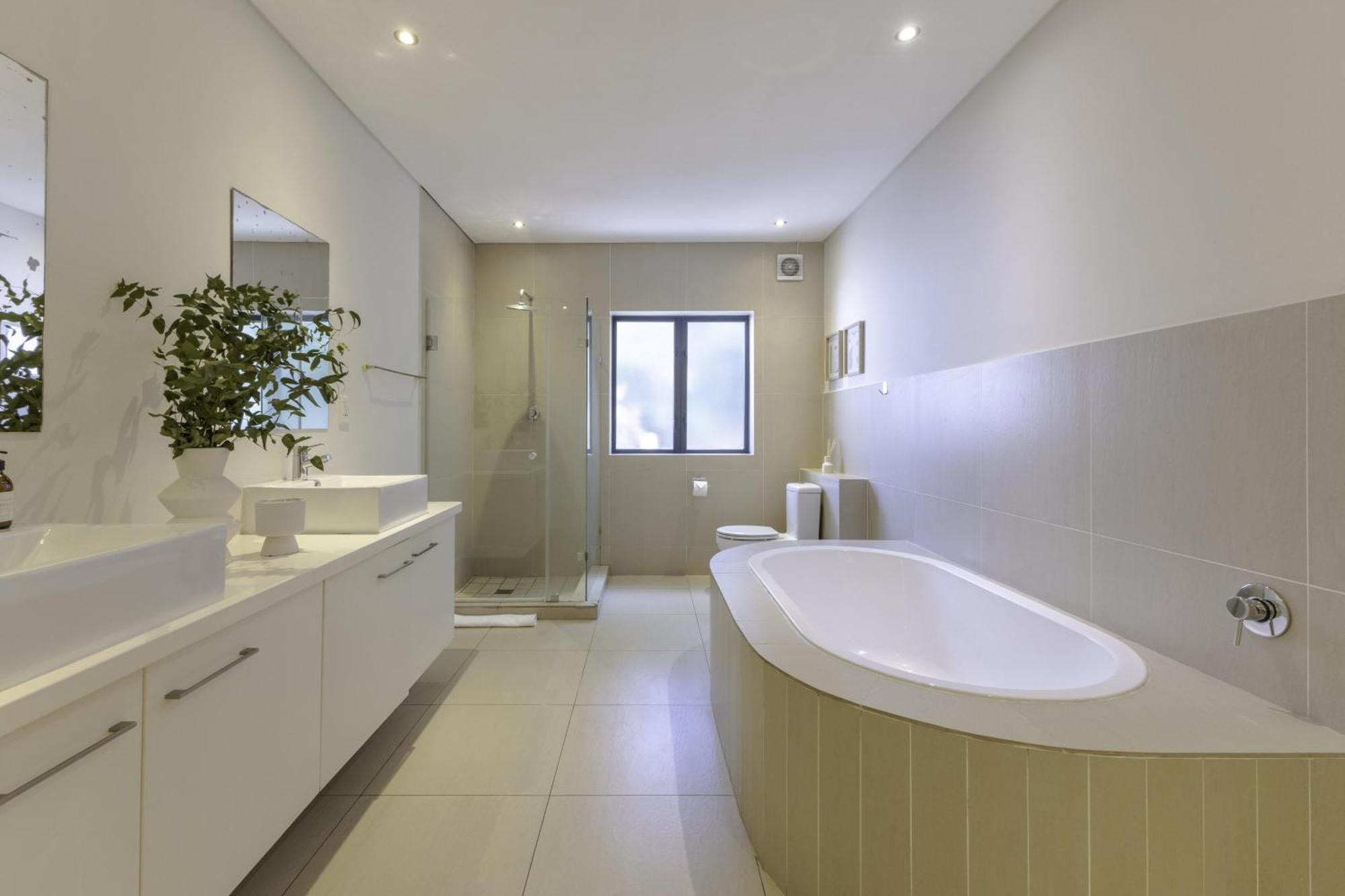 Newly Renovated 3 Bed With Splashpool - 2283 Cape Town