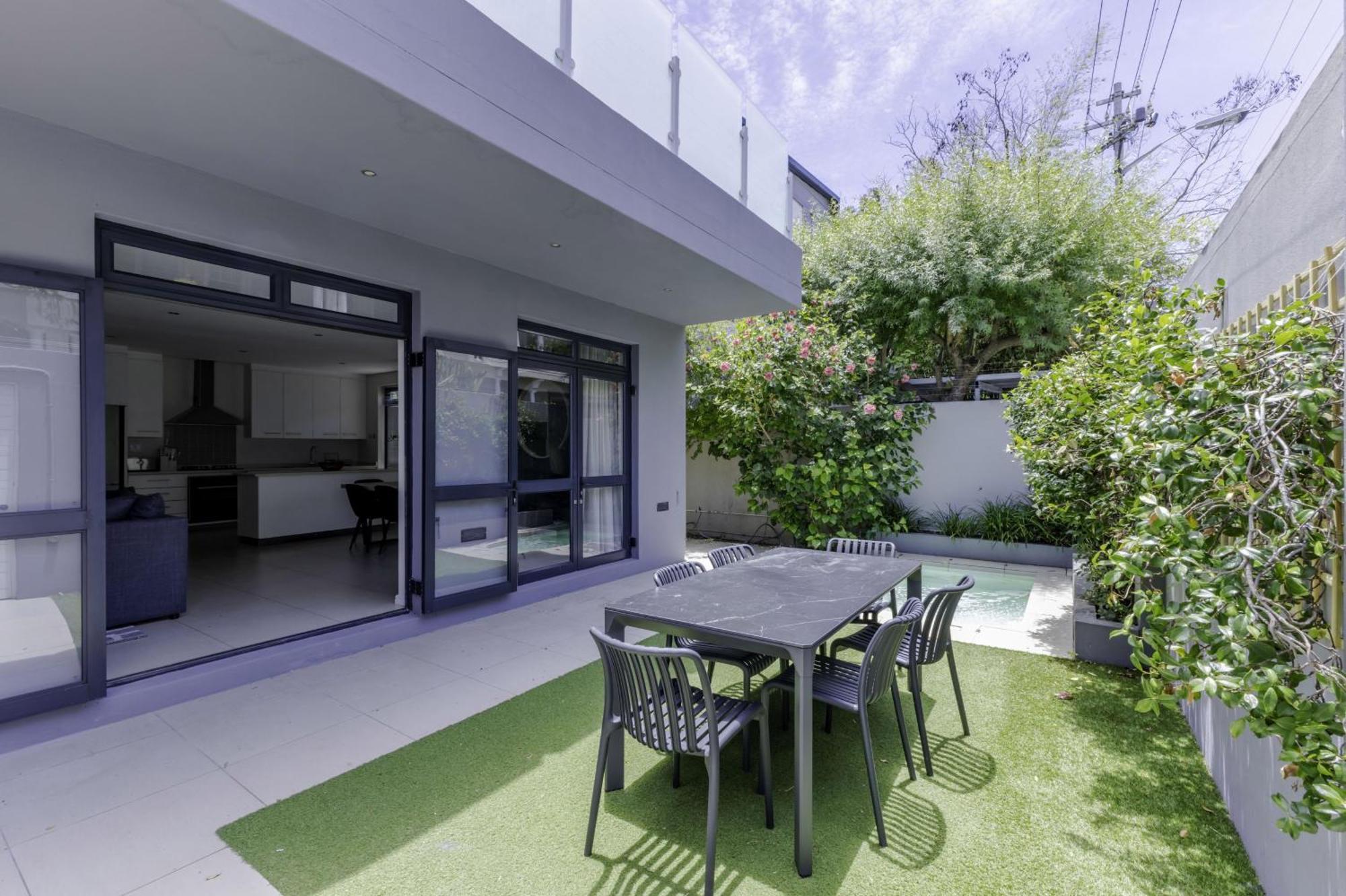 Newly Renovated 3 Bed With Splashpool - 2283 * Cape Town