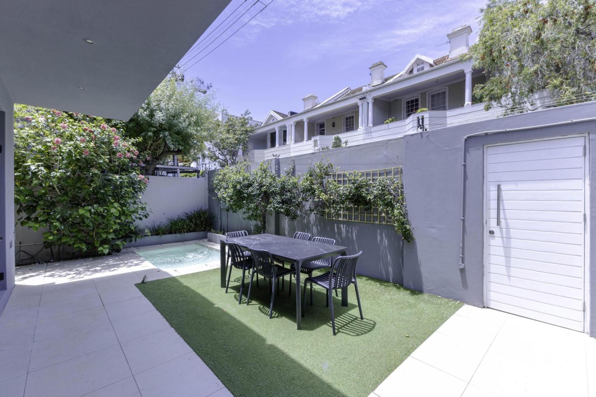 Newly Renovated 3 Bed With Splashpool - 2283 Apartment