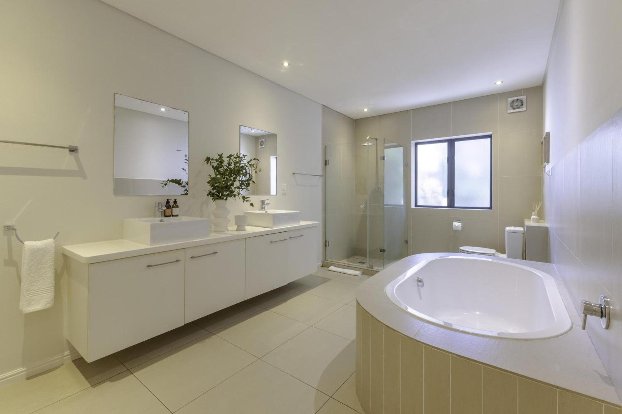 Newly Renovated 3 Bed With Splashpool - 2283 Apartment *
