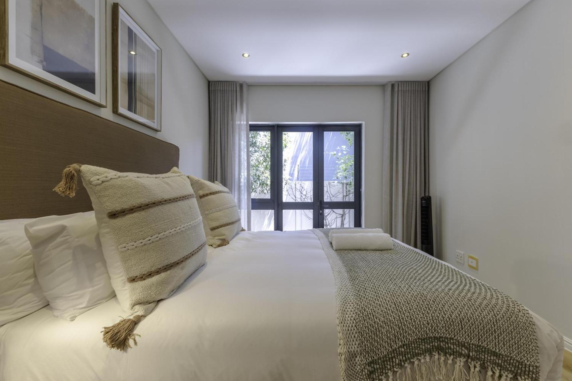 Newly Renovated 3 Bed With Splashpool - 2283